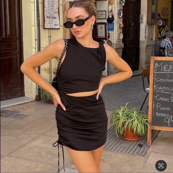 Zara Cut Out Dress - Picture 3 of 11